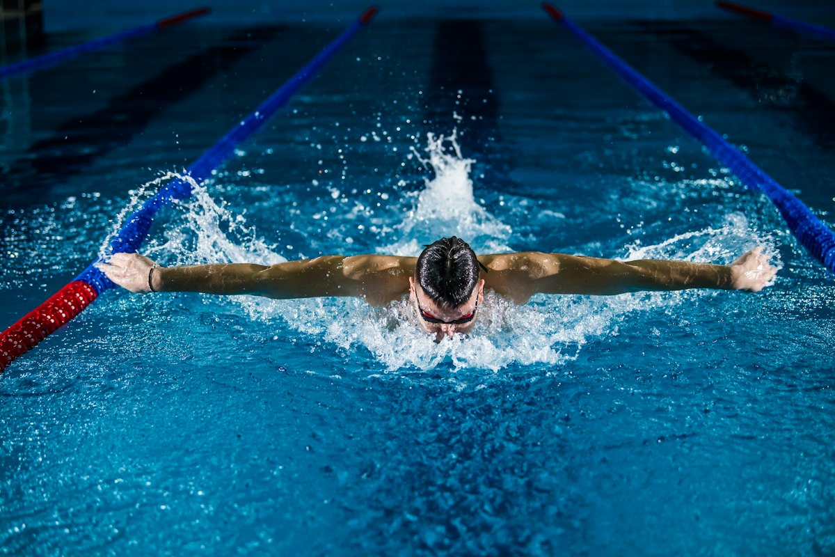 Schwimmen und Aquafitness: Bewegung im Zustand der Schwerelosigkeit